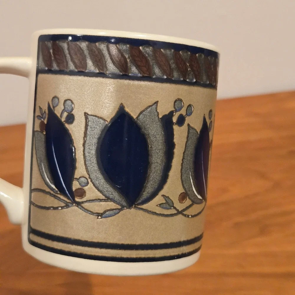 Mikasa Intaglio Arabella CAC01 Stoneware Jumbo Coffee Mug 4
